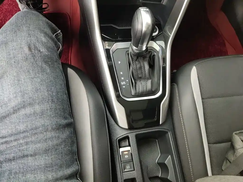 Volkswagen T-Roc — миниатюра 14