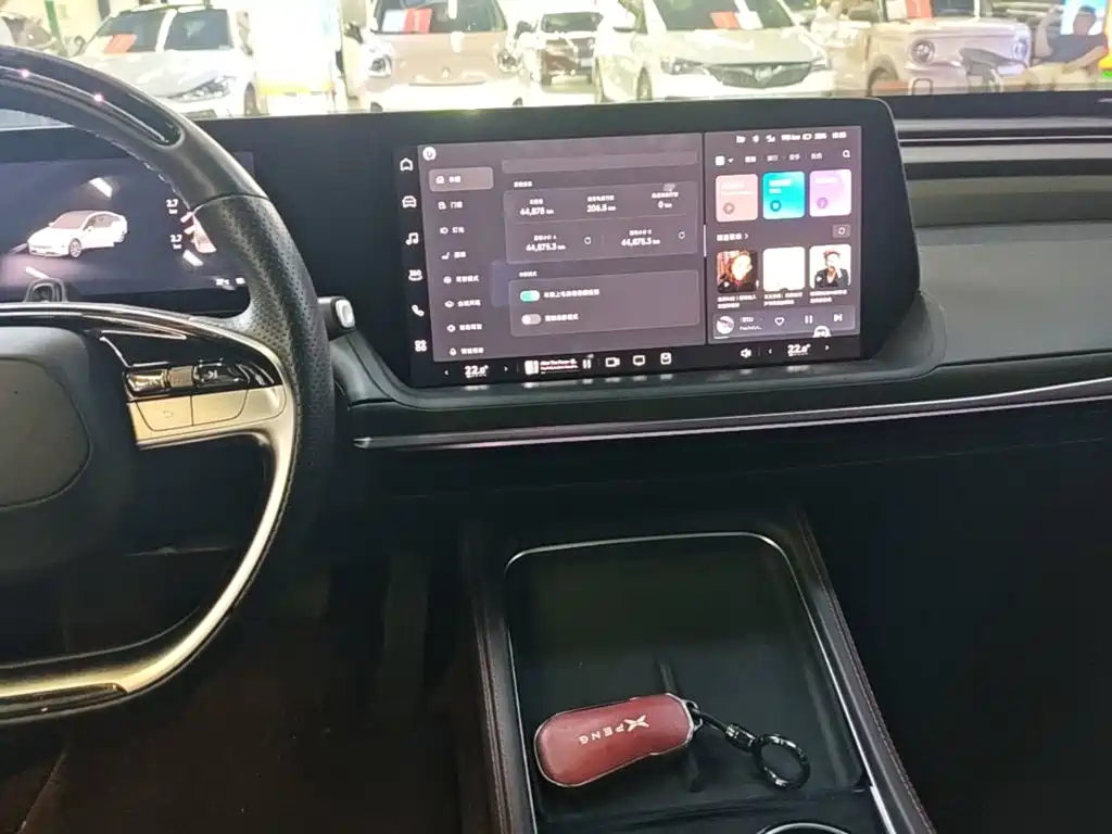 XPeng P7 — миниатюра 13