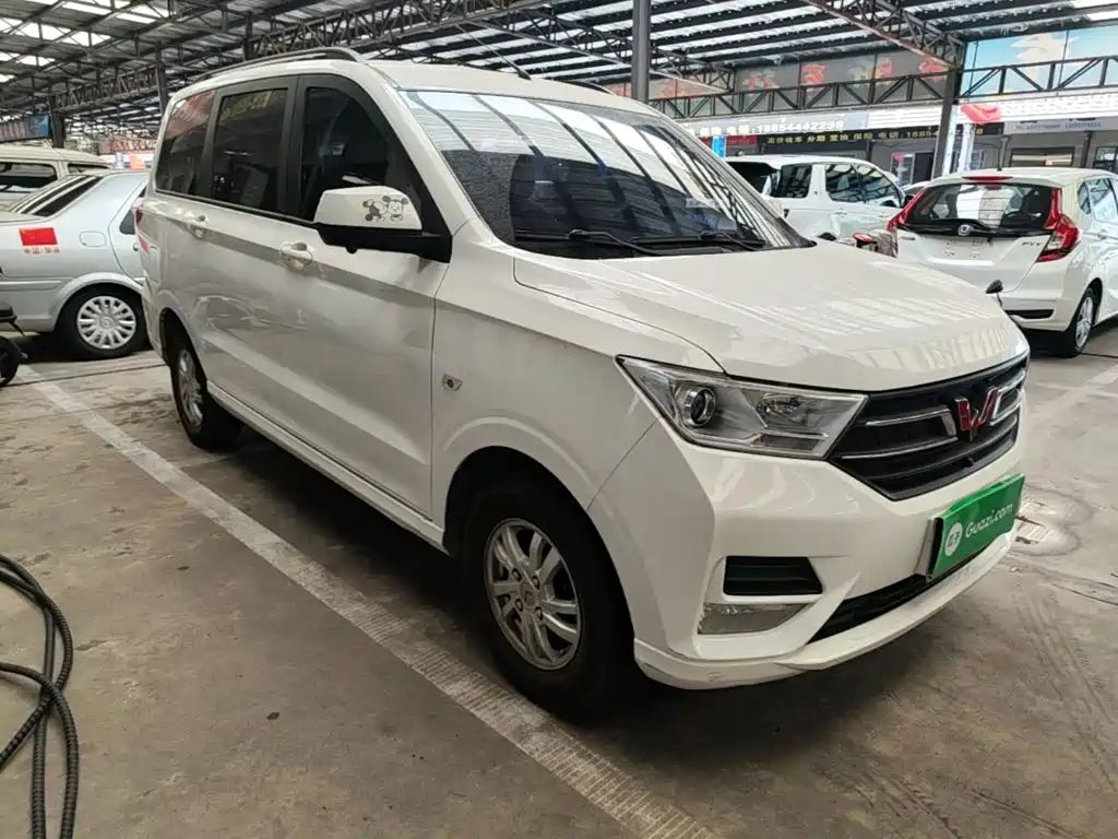 Wuling Hongguang — миниатюра 4