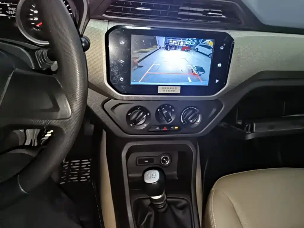 Wuling Hongguang — миниатюра 13
