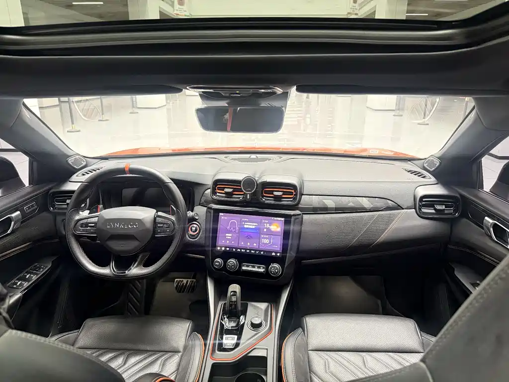 Lynk & Co 02 Hatchback 2021 2.0TD Halo