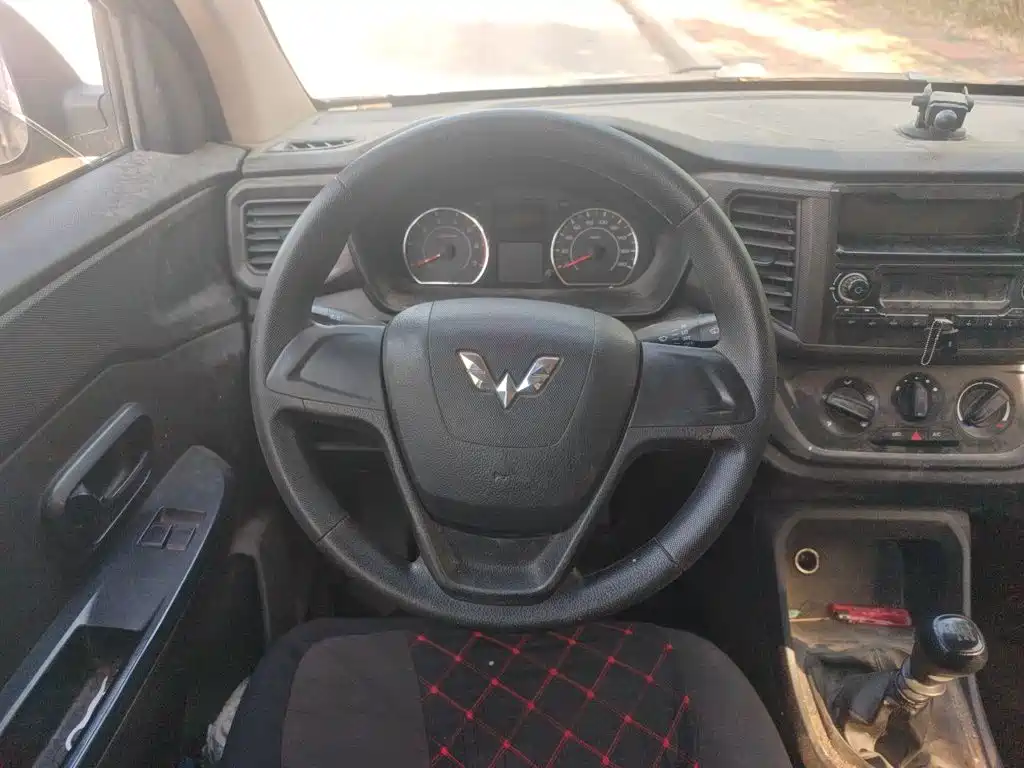 Wuling Hongguang V — миниатюра 6