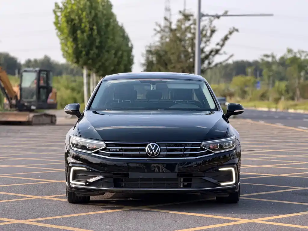 Volkswagen Magotan PHEV — миниатюра 2