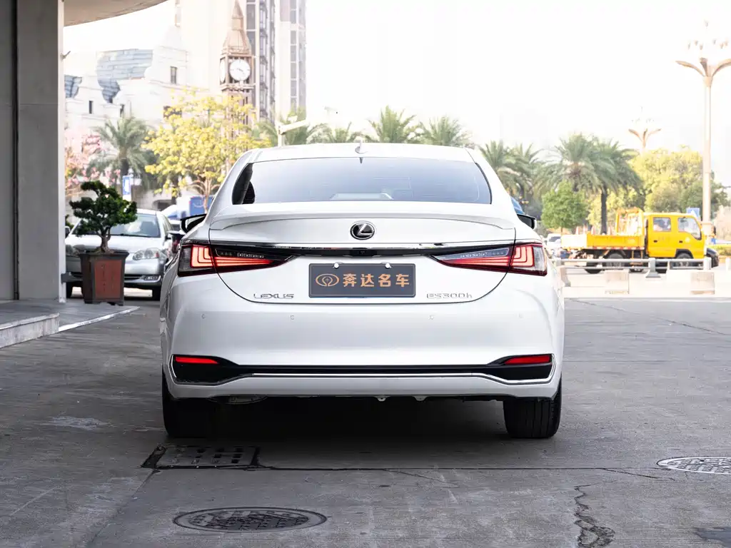 Lexus ES — миниатюра 5