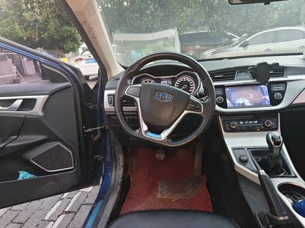 Geely Emgrand GL — миниатюра 3