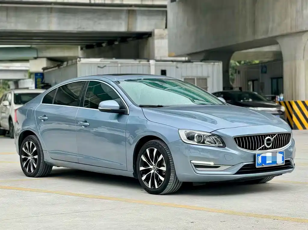 VOLVO S60