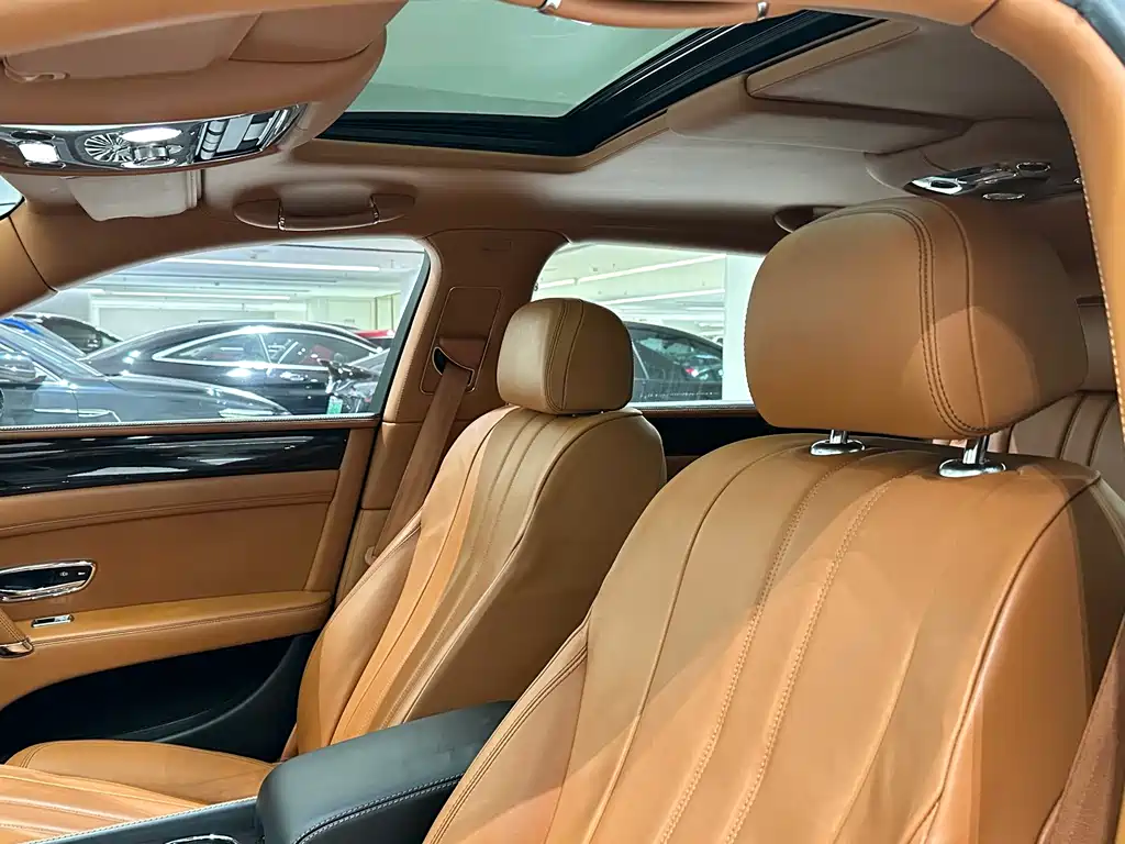 Bentley Flying Spur — миниатюра 11