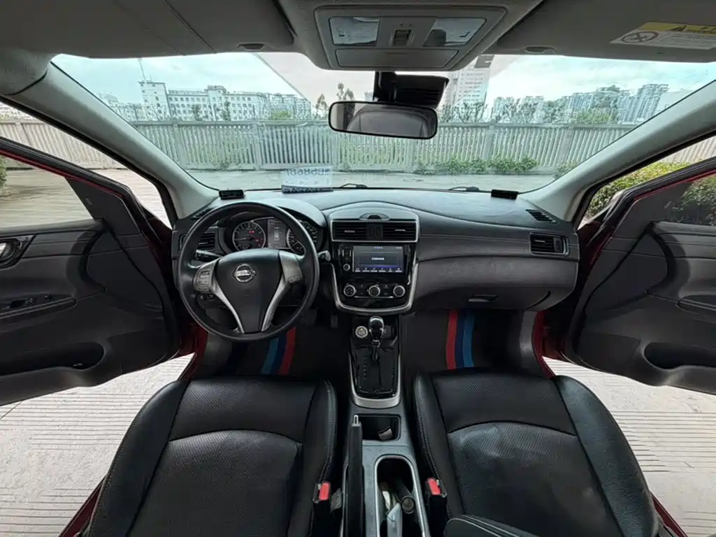 Nissan Tiida — миниатюра 8