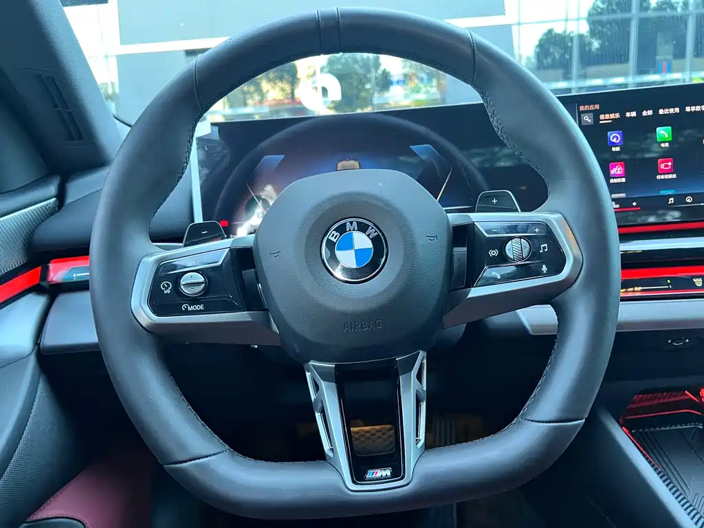BMW 5 Series — миниатюра 8