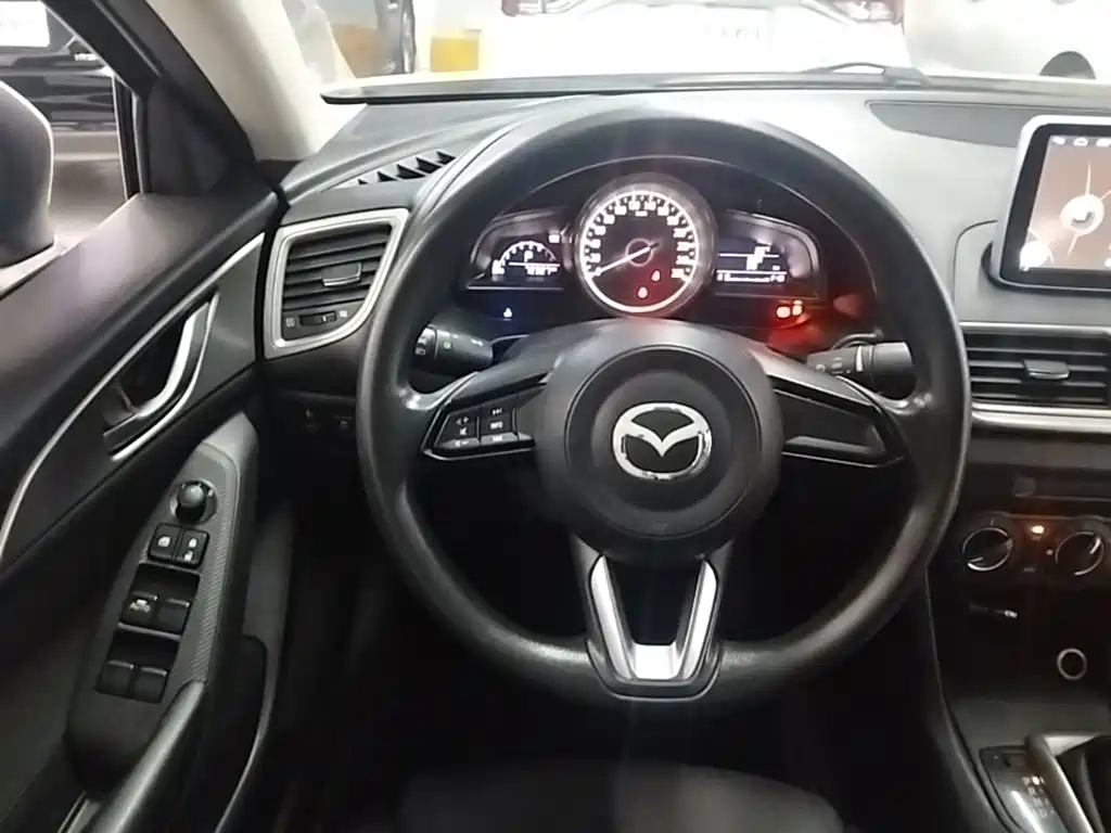 Mazda 3 Axela — миниатюра 11