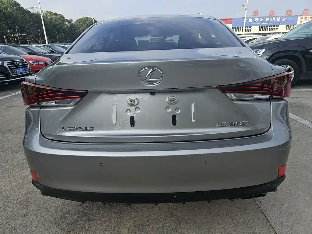 Lexus IS — миниатюра 11