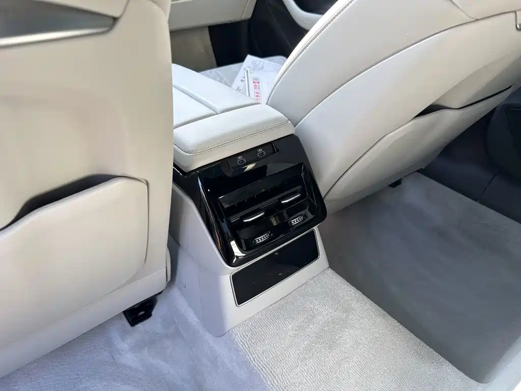 Audi A6L — миниатюра 11