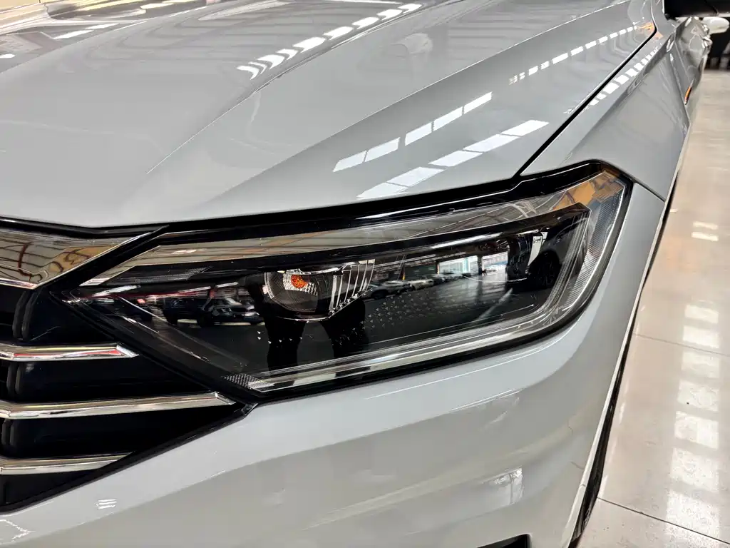 Volkswagen Sagitar — миниатюра 4