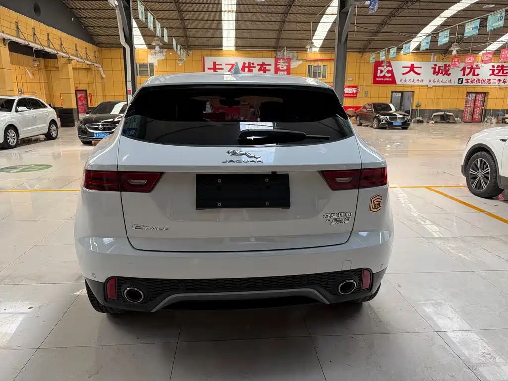 Jaguar E-PACE — миниатюра 3