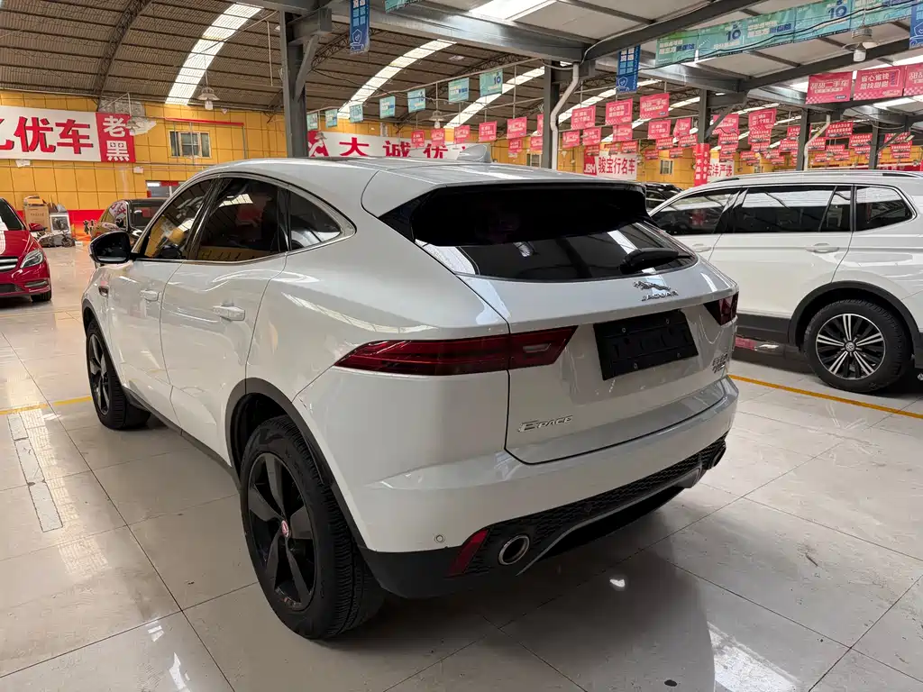 Jaguar E-PACE — миниатюра 4