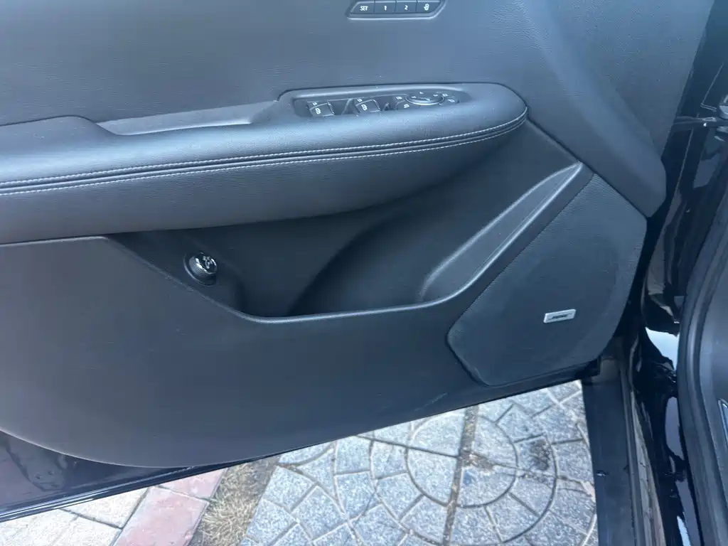 Cadillac XT5 — миниатюра 16