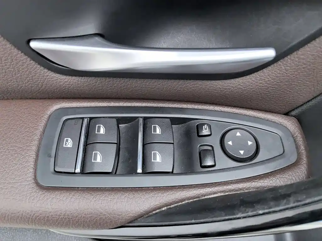 BMW 3 Series — миниатюра 9