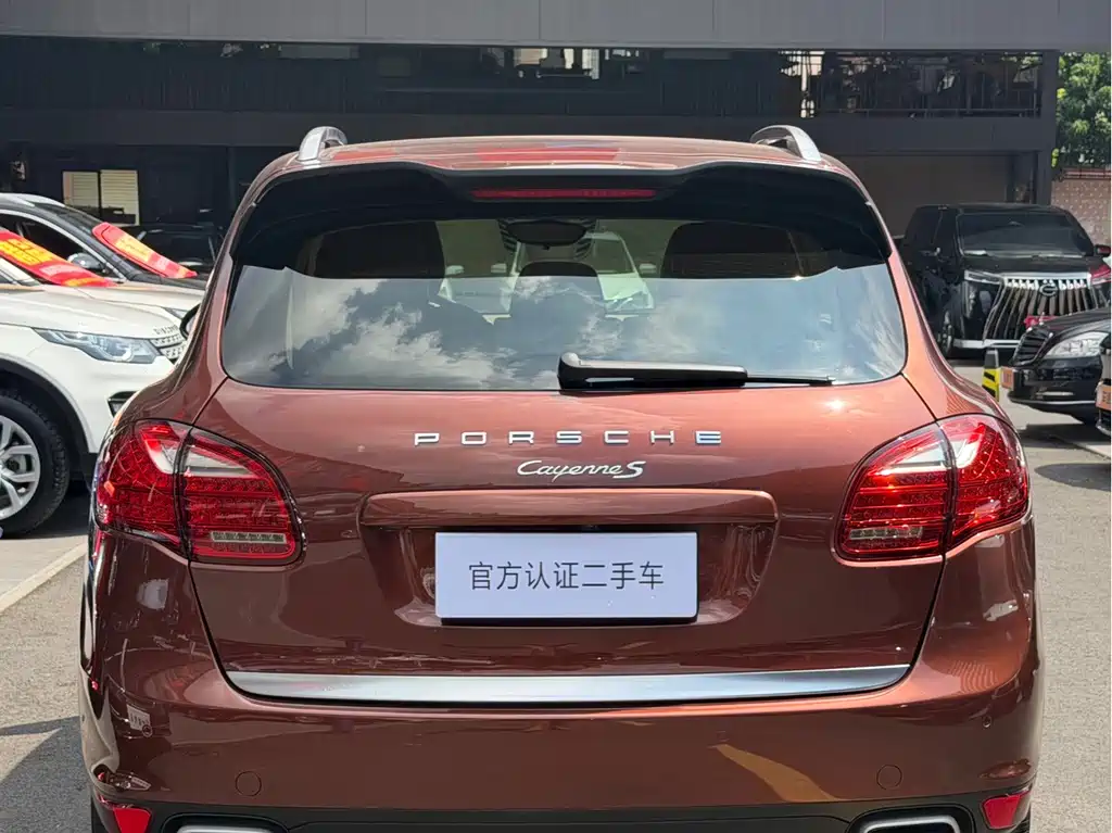 Porsche Cayenne — миниатюра 4