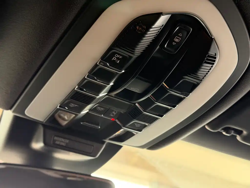 Porsche Macan — миниатюра 14