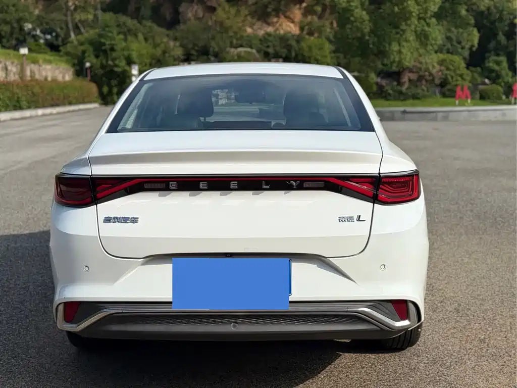 Geely Emgrand L — миниатюра 4