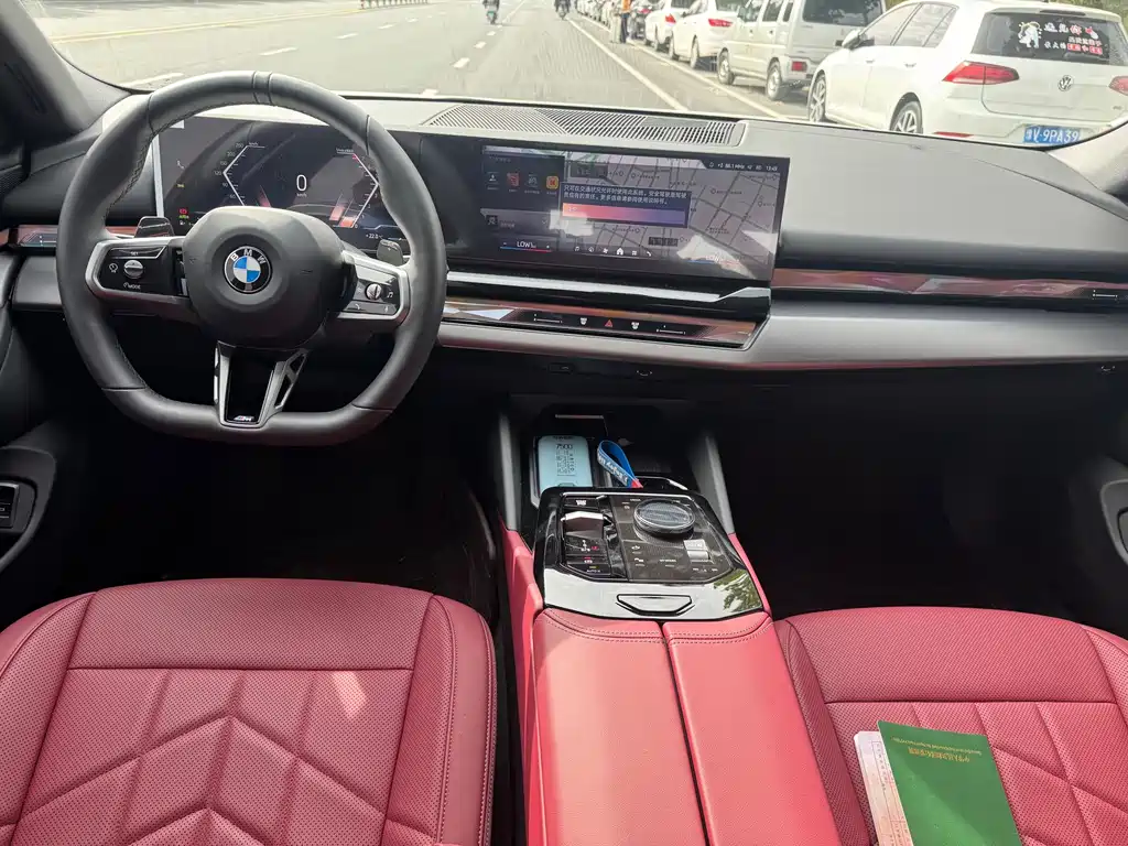 BMW 5 Series — миниатюра 7
