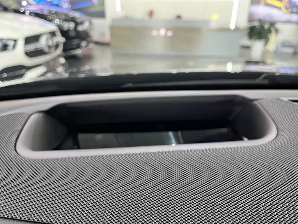 Mercedes-Benz GLE (Import) — миниатюра 21