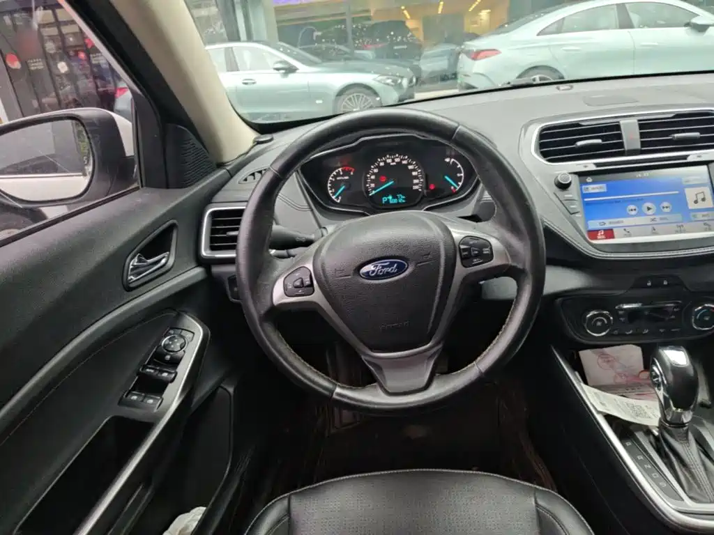 Ford Escort — миниатюра 15