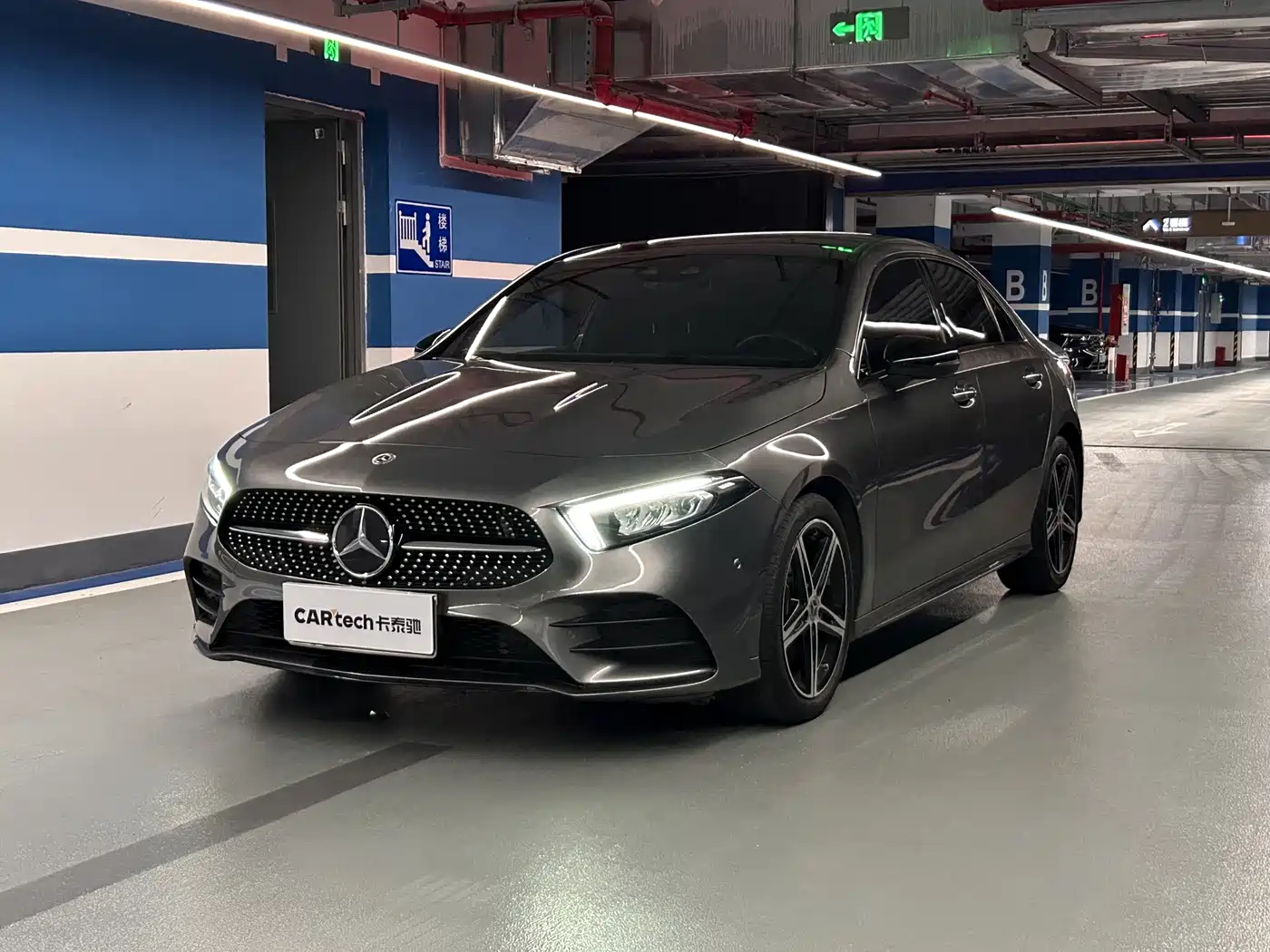奔驰A级 2020款 A 220 L 4MATIC 运动轿车 2021