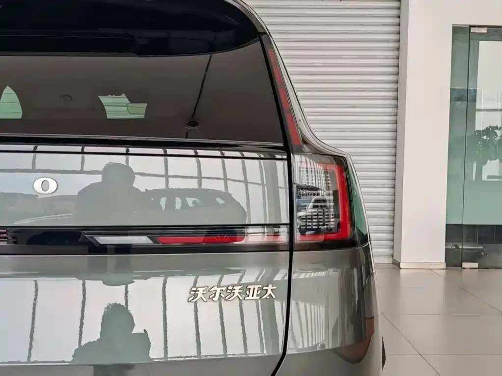 Volvo XC70 PHEV — миниатюра 16