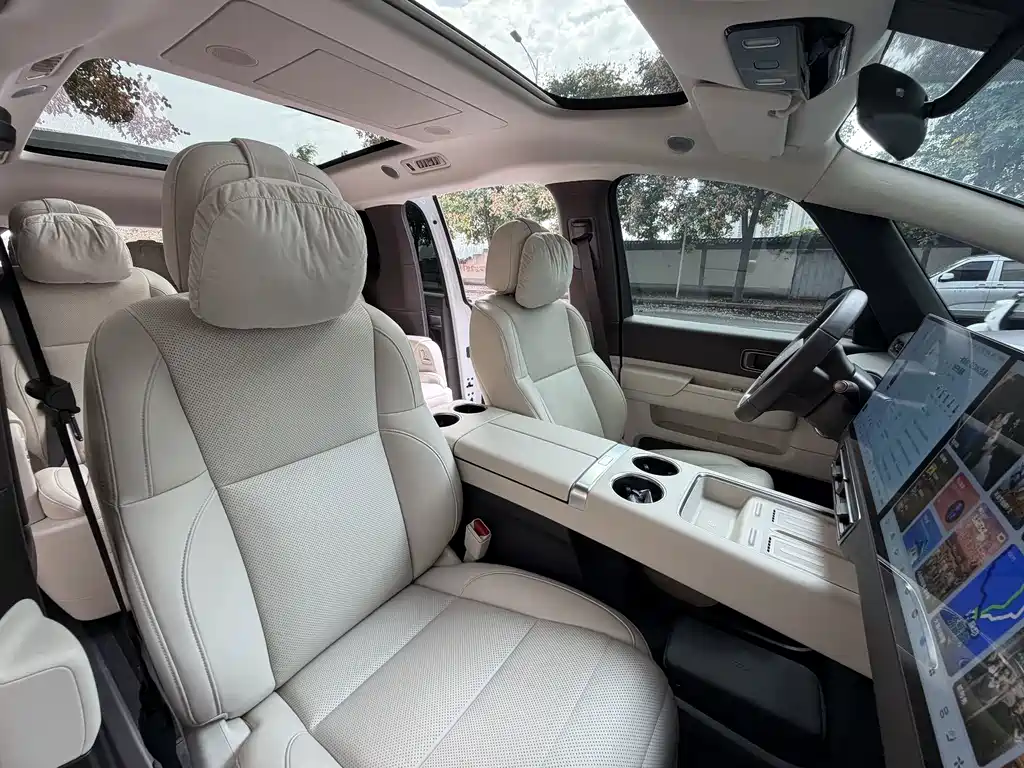 Li Auto Li MEGA — миниатюра 15