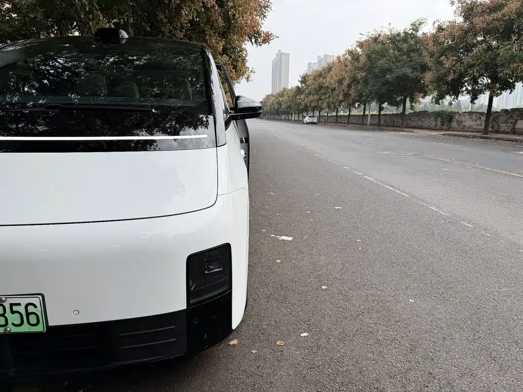 Li Auto Li MEGA — миниатюра 14