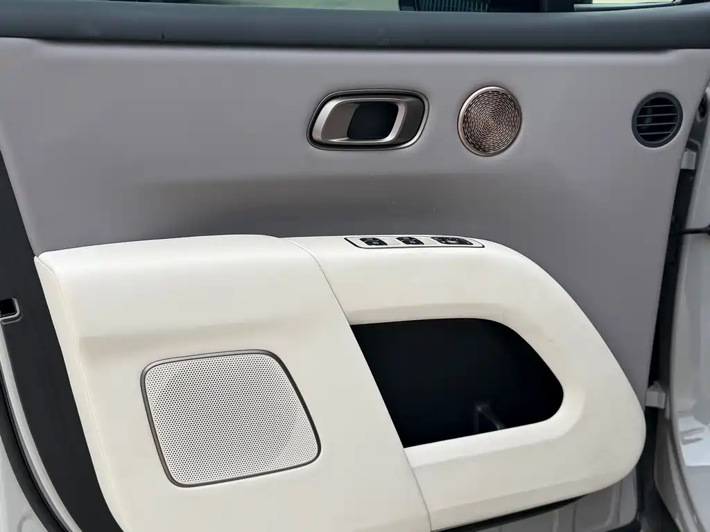 Li Auto Li i8 — миниатюра 8