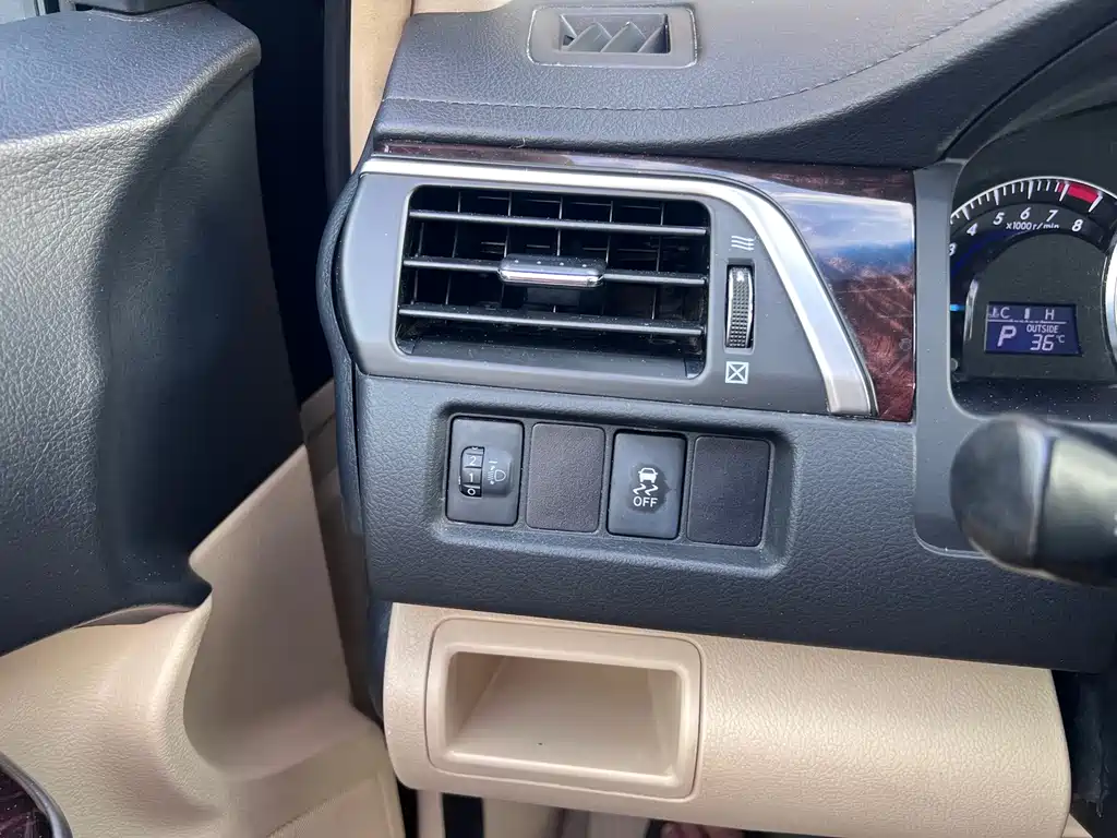 Toyota Camry — миниатюра 21