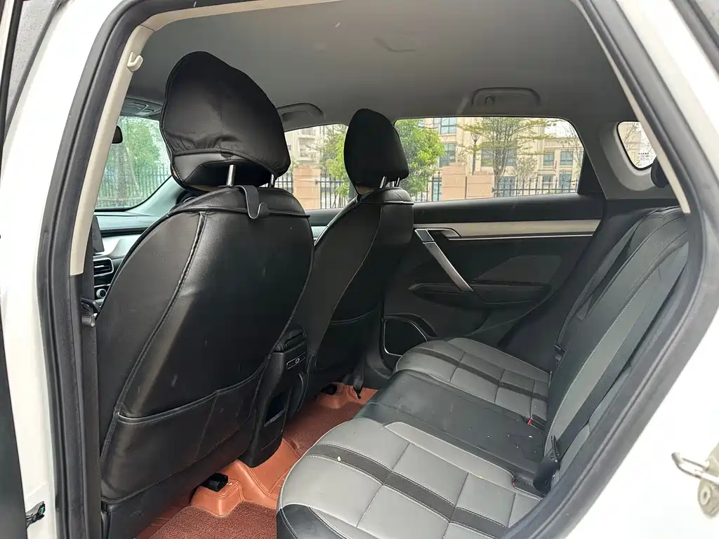 Geely Binyue — миниатюра 5