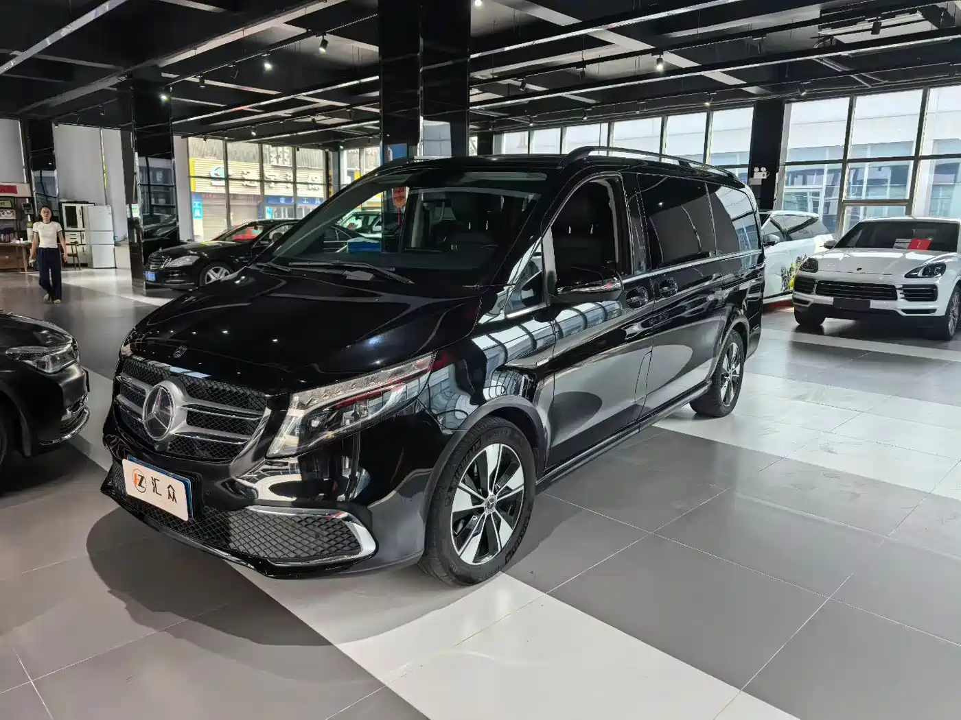 Mercedes-Benz V-Class