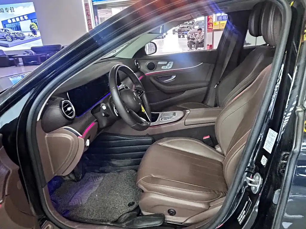 Mercedes-Benz E-Class — миниатюра 3