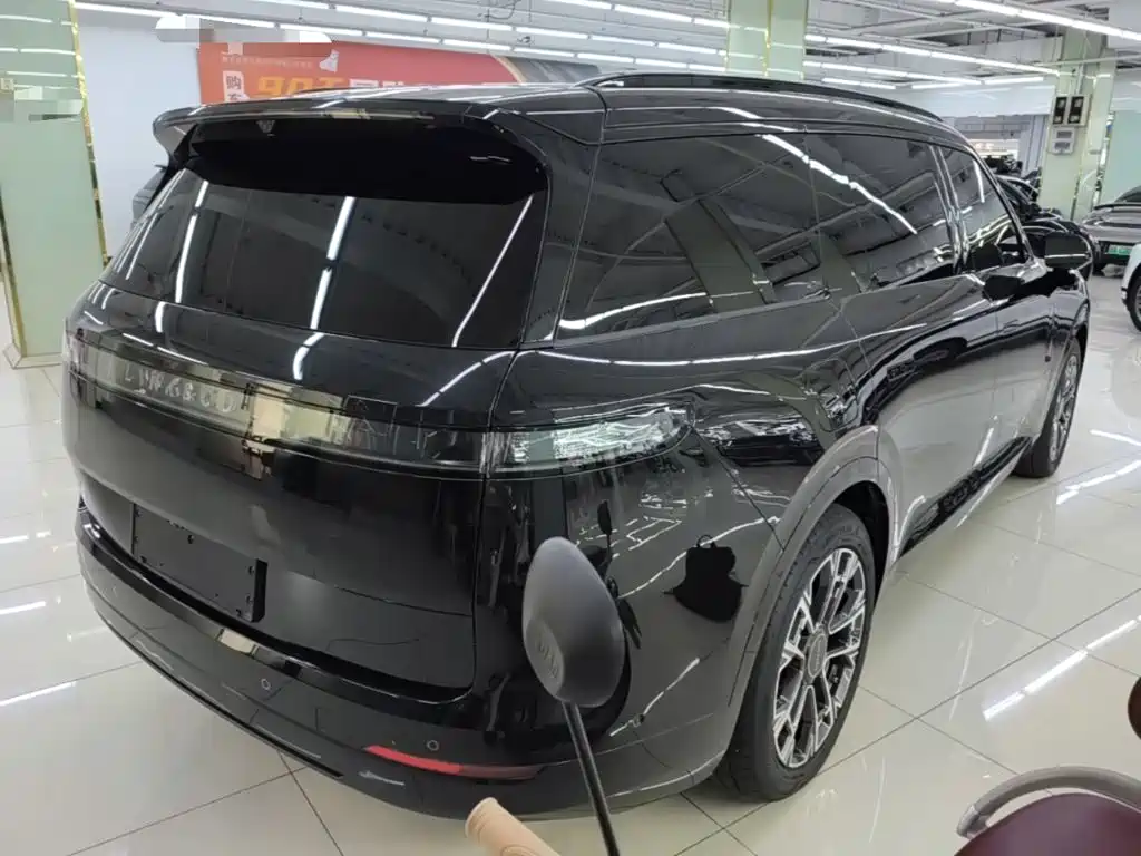 Lynk & Co Рука 900. — миниатюра 7