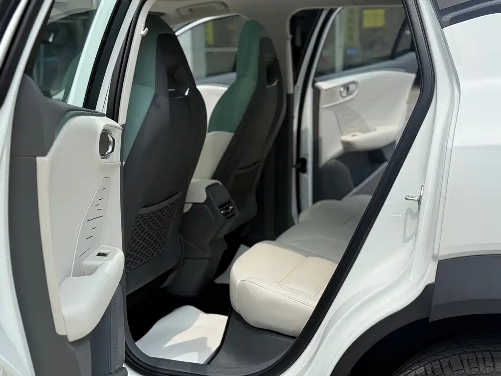Lynk & Co 06 EM-P — миниатюра 5