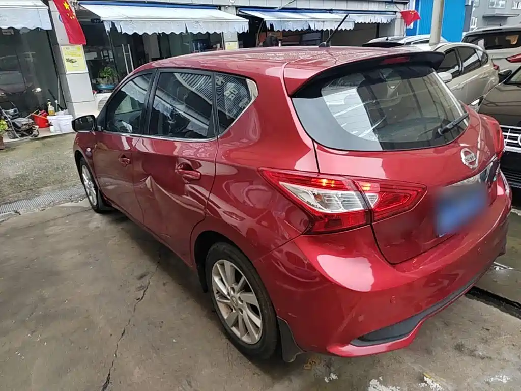 Nissan Tiida — миниатюра 5