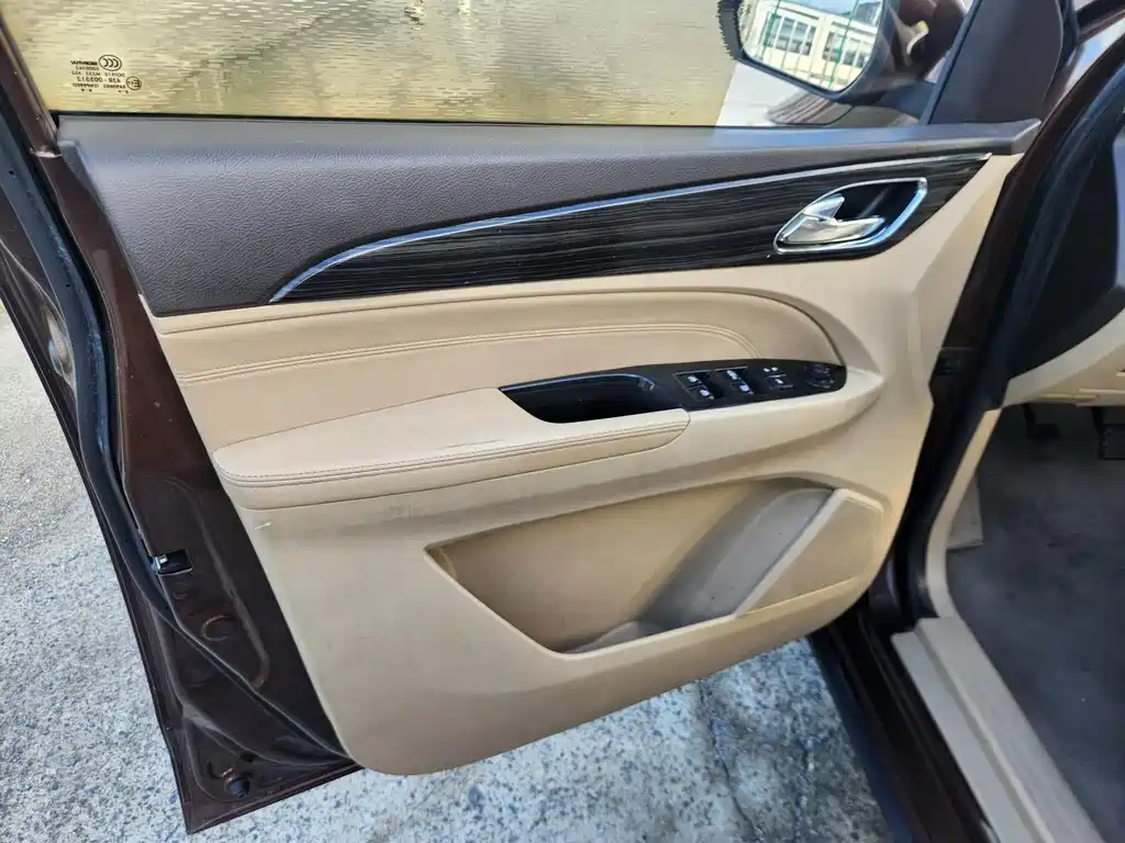Baojun 730 1.5L Manual Comfort Type 7 seats China V, фото 14