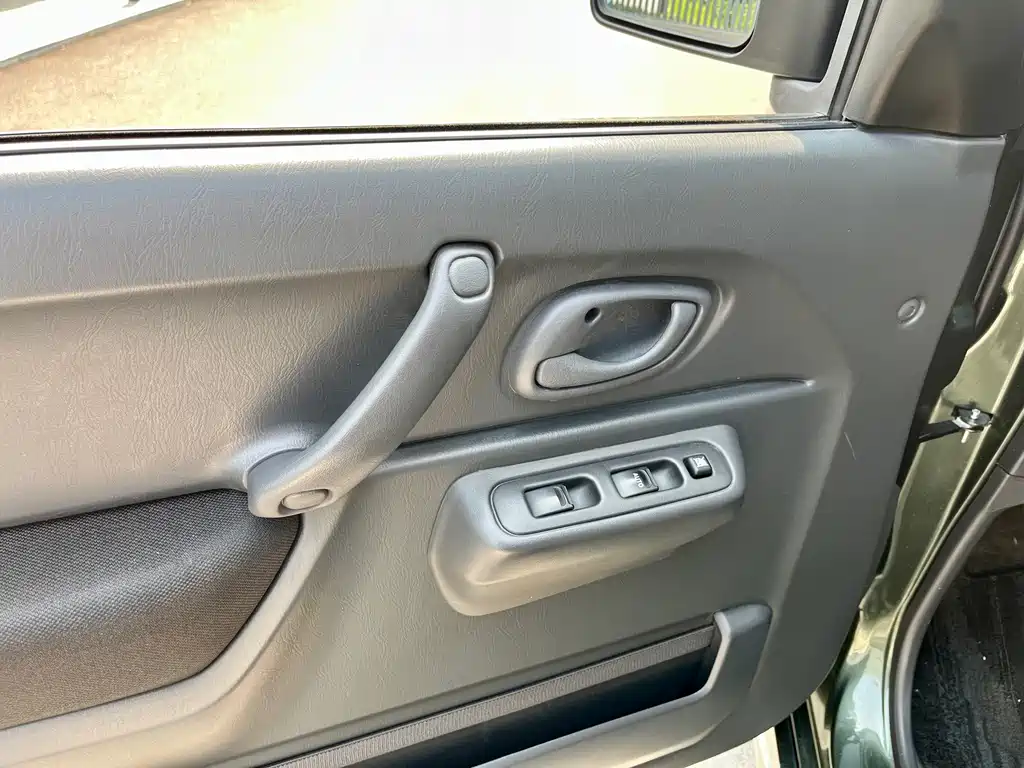 Suzuki Jimny — миниатюра 21