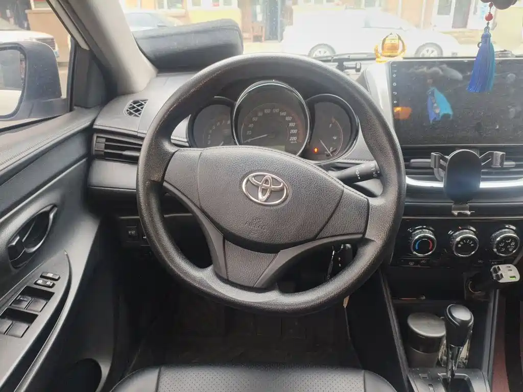 Toyota Yaris L — миниатюра 11