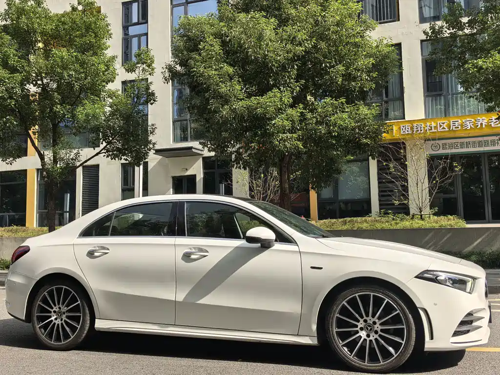 Mercedes-Benz A-Class — миниатюра 3