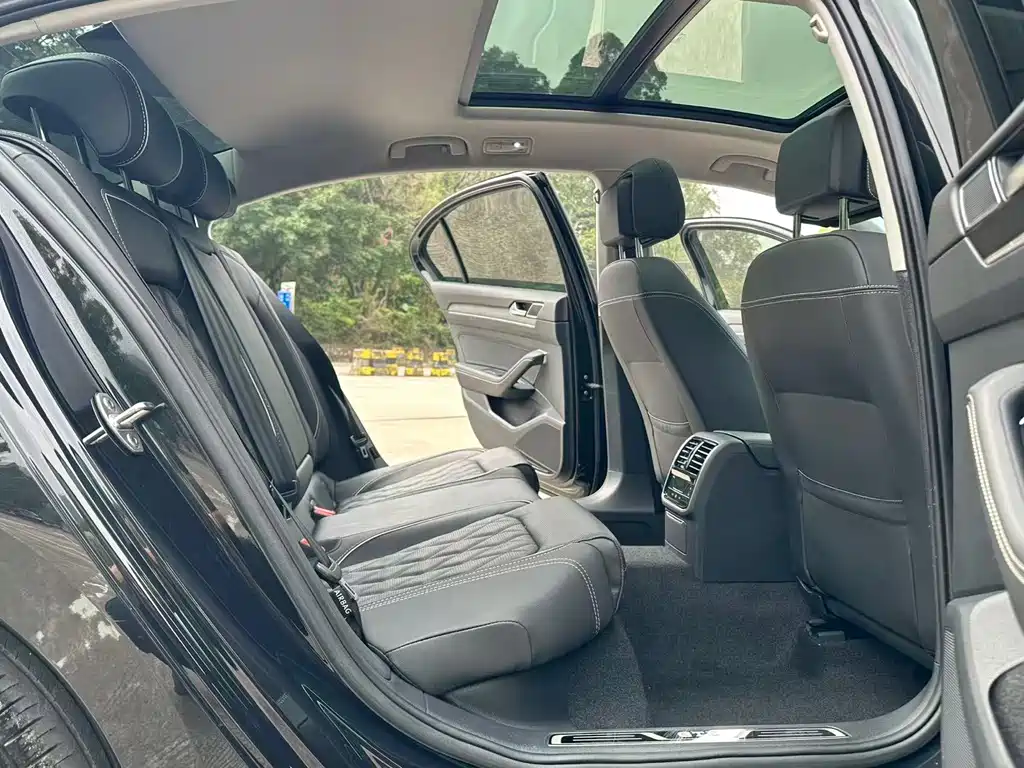 Volkswagen 迈腾 PHEV — миниатюра 8