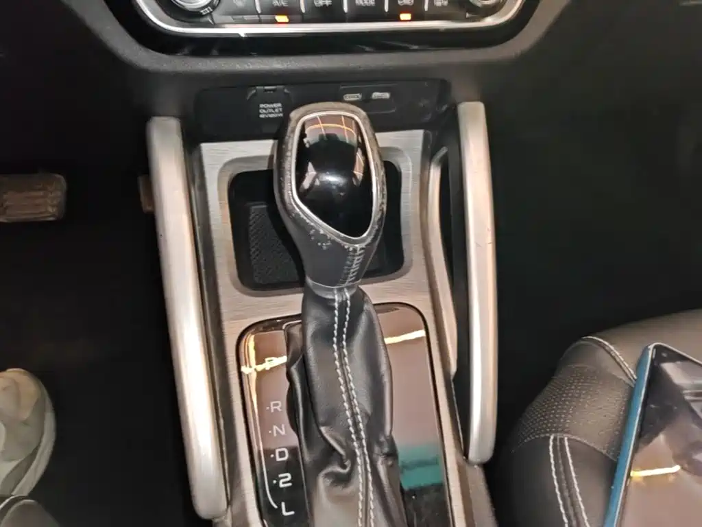 Geely Vision X3 — миниатюра 14