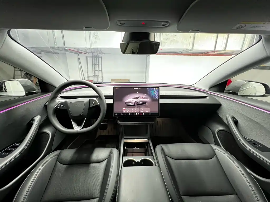 Tesla Model 3 — миниатюра 6