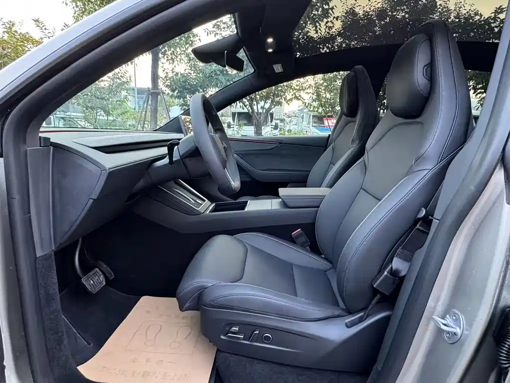Tesla Model Y L — миниатюра 15