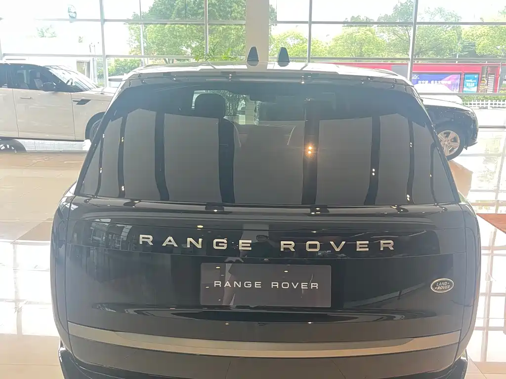 Land Rover Range Rover 2026 3.0 L6 400PS HSE