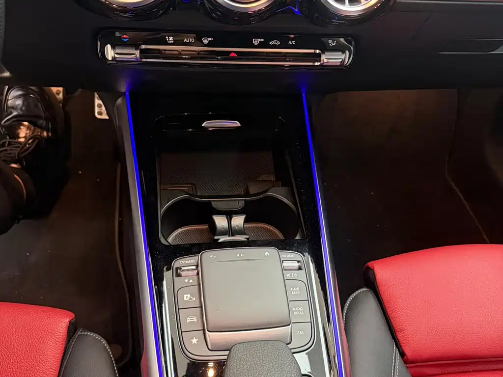 Mercedes-Benz GLB AMG — миниатюра 16