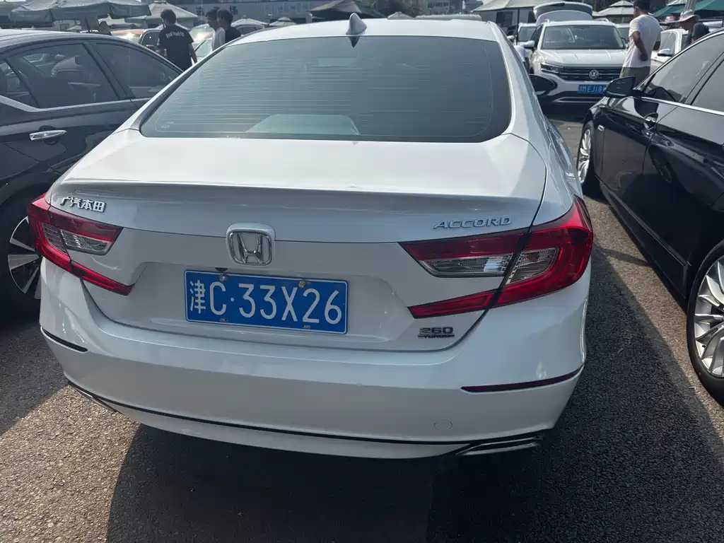 Honda Accord — миниатюра 13